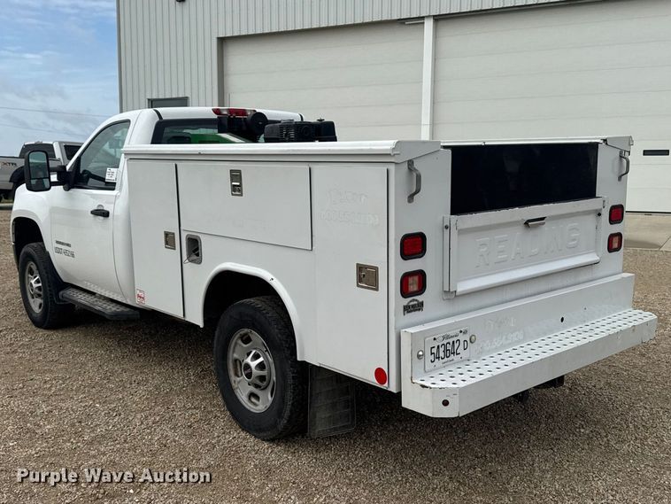 image for item EA2372 2011 GMC Sierra 2500HD utility bed pickup truck