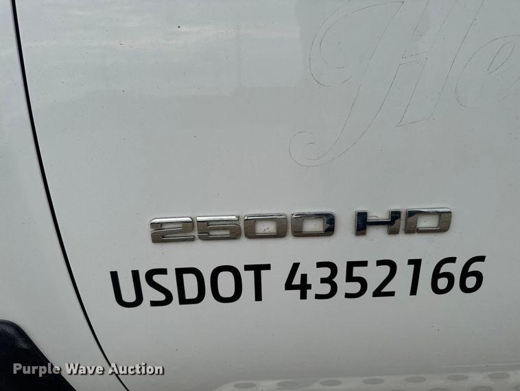 image for item EA2372 2011 GMC Sierra 2500HD utility bed pickup truck