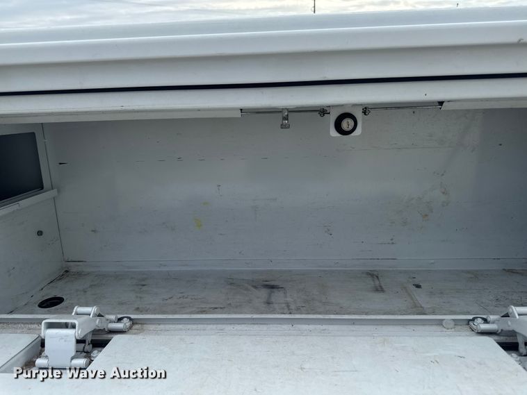 image for item EA2372 2011 GMC Sierra 2500HD utility bed pickup truck
