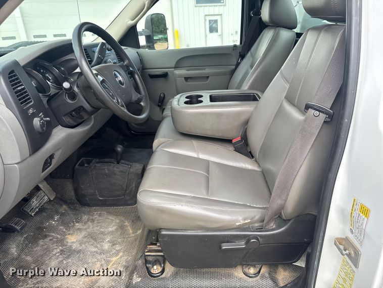 image for item EA2372 2011 GMC Sierra 2500HD utility bed pickup truck