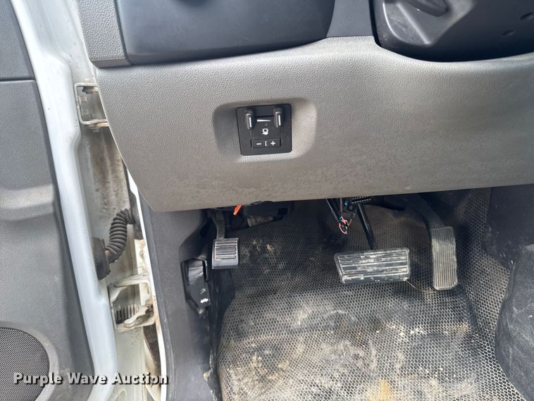 image for item EA2372 2011 GMC Sierra 2500HD utility bed pickup truck