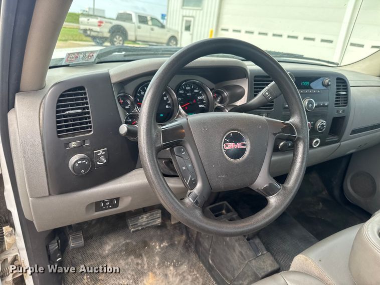 image for item EA2372 2011 GMC Sierra 2500HD utility bed pickup truck