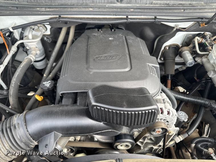 image for item EA2372 2011 GMC Sierra 2500HD utility bed pickup truck