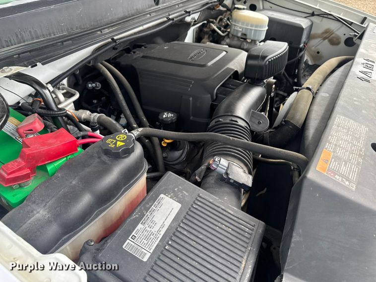 image for item EA2372 2011 GMC Sierra 2500HD utility bed pickup truck