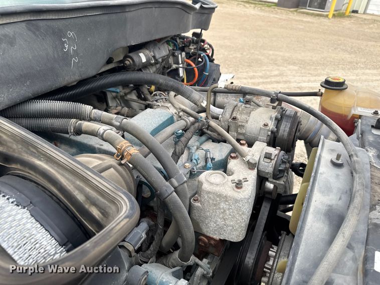 image for item EA2373 2003 International 4400 flatbed truck