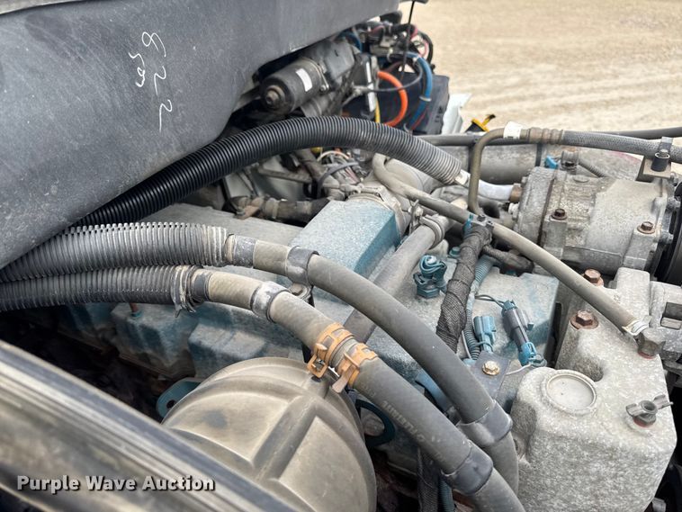image for item EA2373 2003 International 4400 flatbed truck