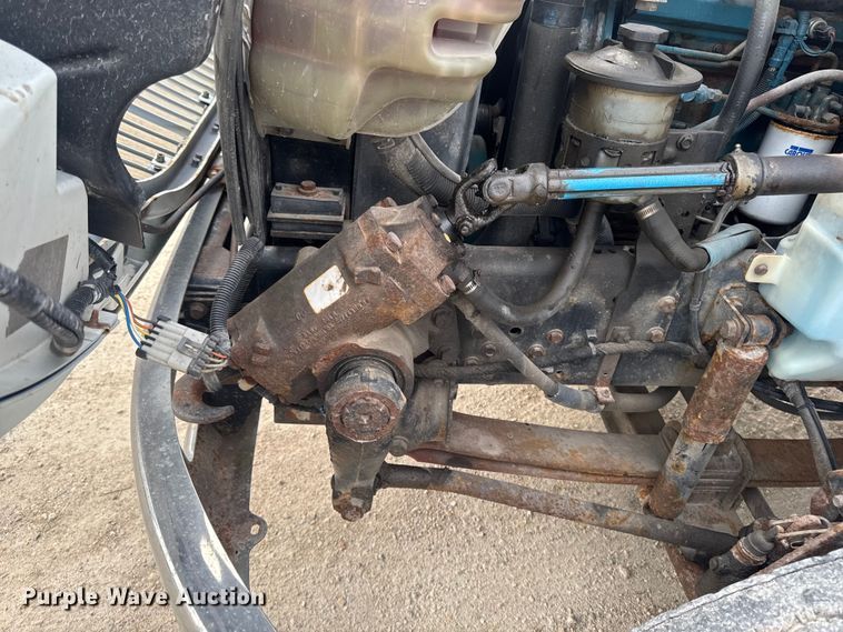 image for item EA2373 2003 International 4400 flatbed truck
