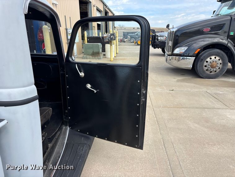 image for item EA4672 1936 Ford pickup truck