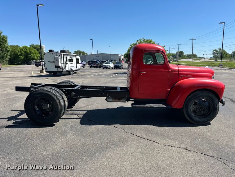 image for item EA4847 1948 International KB-5 truck cab and chassis