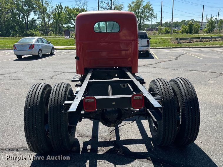 image for item EA4847 1948 International KB-5 truck cab and chassis