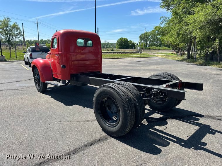 image for item EA4847 1948 International KB-5 truck cab and chassis