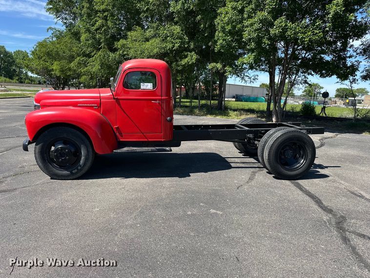 image for item EA4847 1948 International KB-5 truck cab and chassis