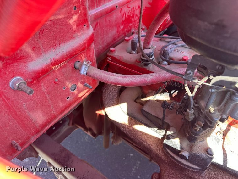image for item EA4847 1948 International KB-5 truck cab and chassis