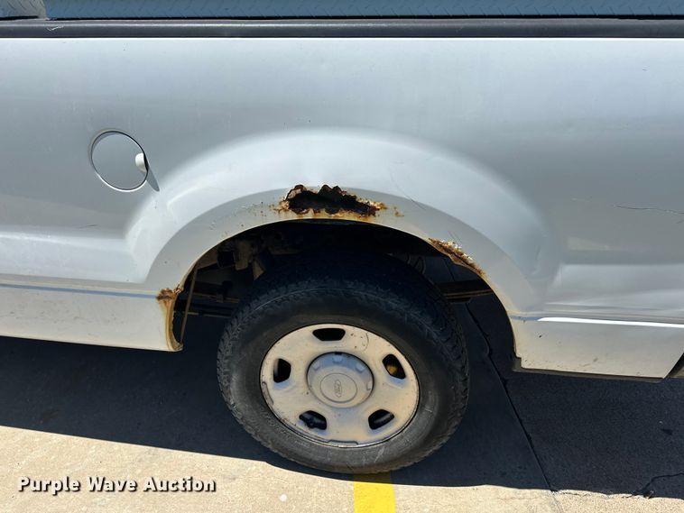 image for item EA4860 2007 Ford F150 pickup truck