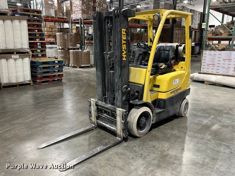 image for item EA4867 Hyster S40FT forklift