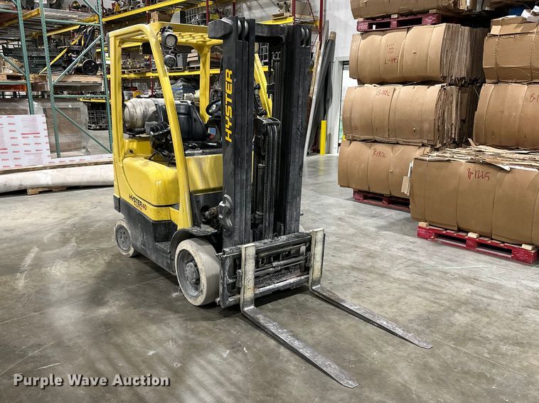 image for item EA4867 Hyster S40FT forklift