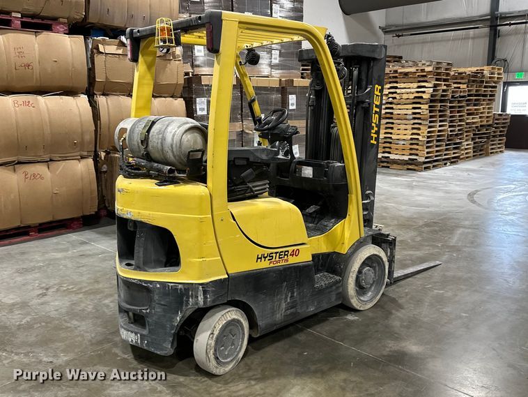 image for item EA4867 Hyster S40FT forklift