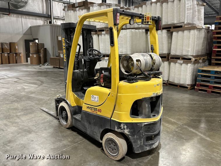 image for item EA4867 Hyster S40FT forklift