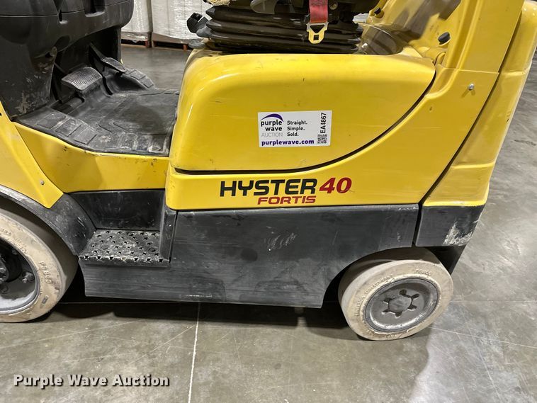 image for item EA4867 Hyster S40FT forklift