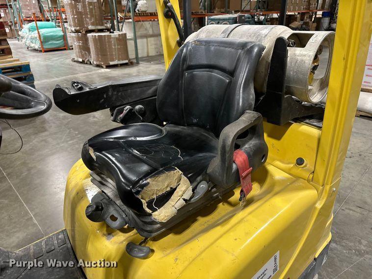 image for item EA4867 Hyster S40FT forklift