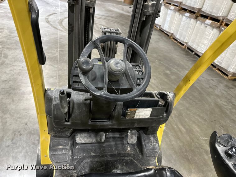 image for item EA4867 Hyster S40FT forklift