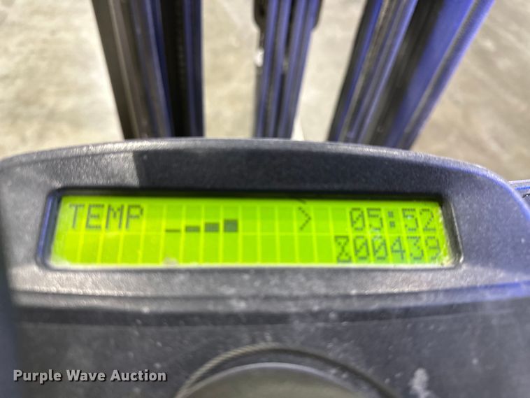 image for item EA4867 Hyster S40FT forklift