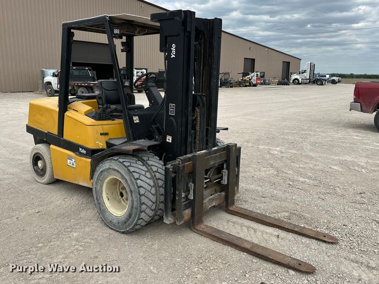 image for item EA4870 Yale GDP110MJNPBE091 forklift