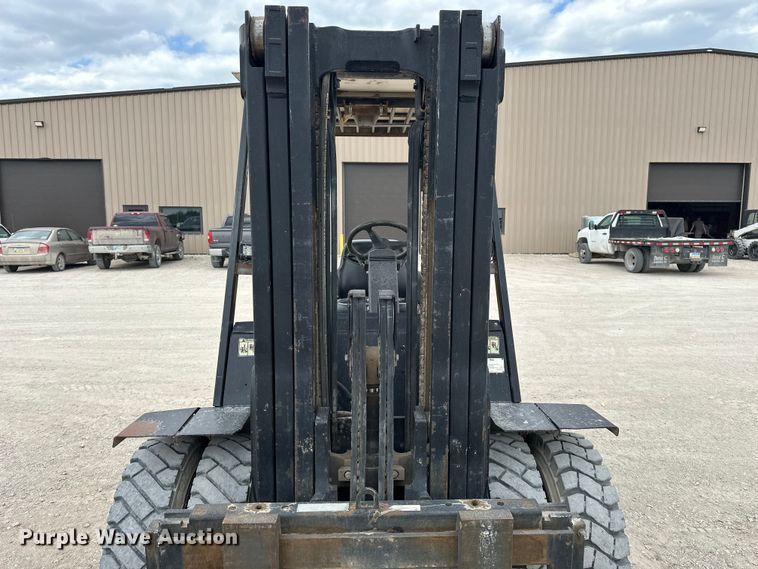 image for item EA4870 Yale GDP110MJNPBE091 forklift