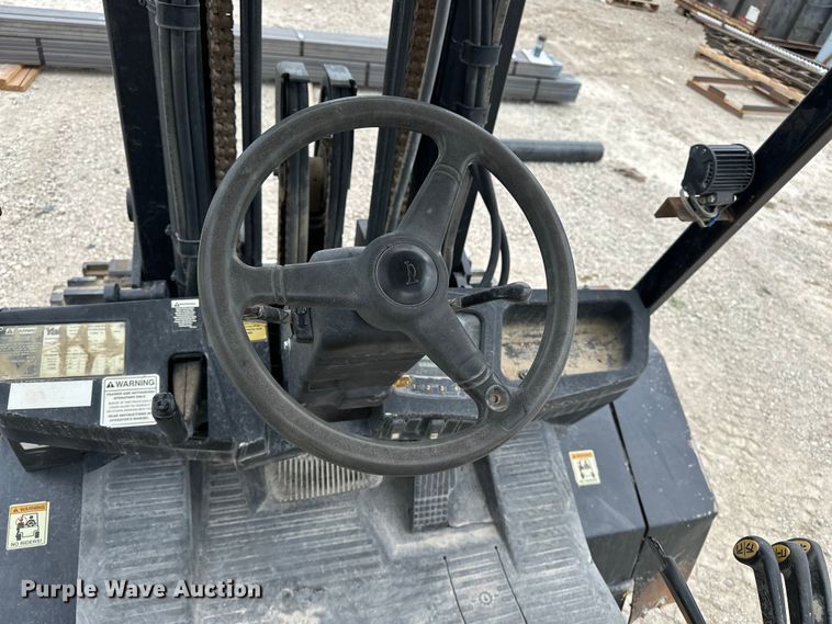 image for item EA4870 Yale GDP110MJNPBE091 forklift