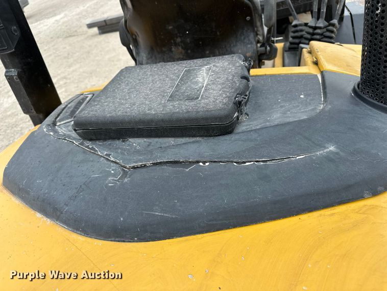 image for item EA4870 Yale GDP110MJNPBE091 forklift