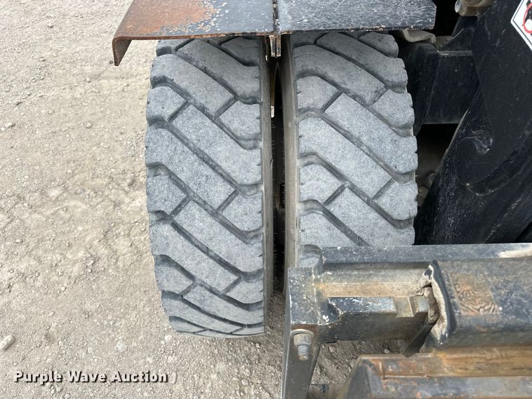 image for item EA4870 Yale GDP110MJNPBE091 forklift