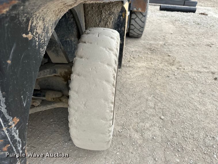 image for item EA4870 Yale GDP110MJNPBE091 forklift