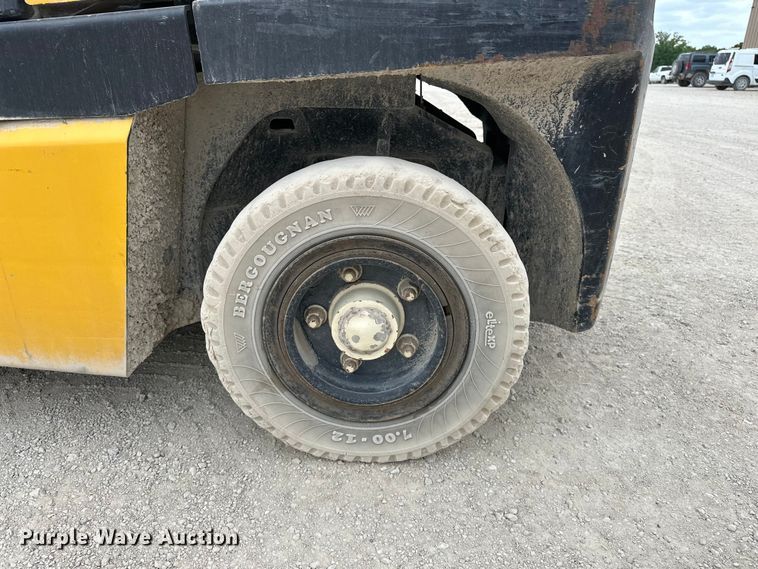 image for item EA4870 Yale GDP110MJNPBE091 forklift
