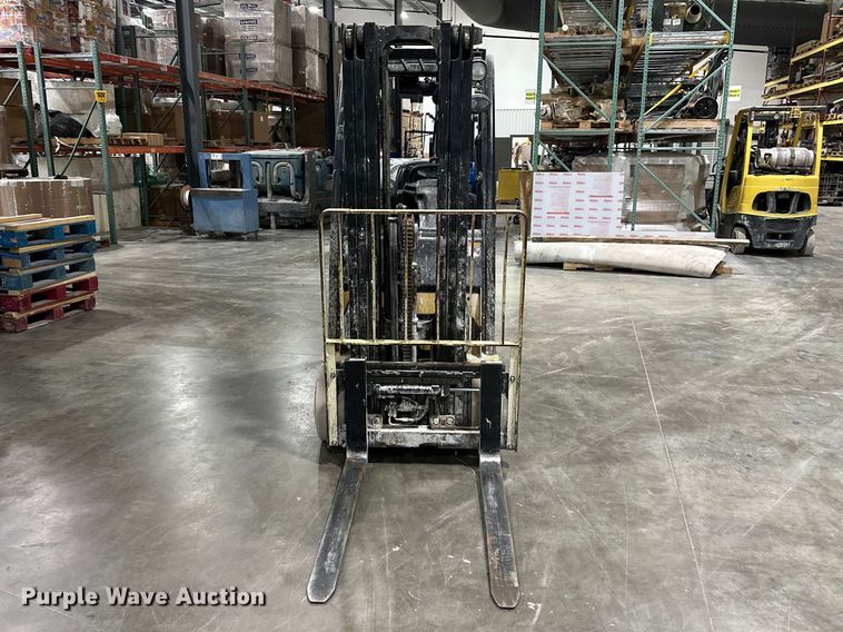 image for item EA4873 Yale GLC040SVXNUSE082 forklift