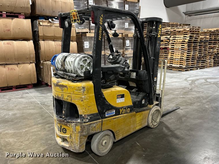 image for item EA4873 Yale GLC040SVXNUSE082 forklift