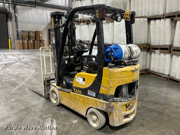 image for item EA4873 Yale GLC040SVXNUSE082 forklift
