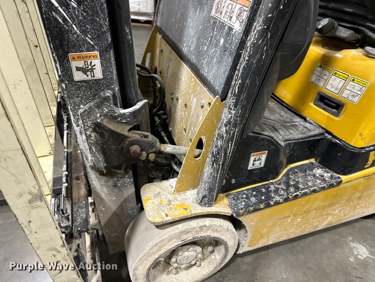 image for item EA4873 Yale GLC040SVXNUSE082 forklift