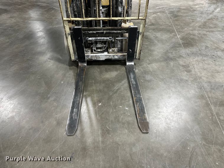 image for item EA4873 Yale GLC040SVXNUSE082 forklift