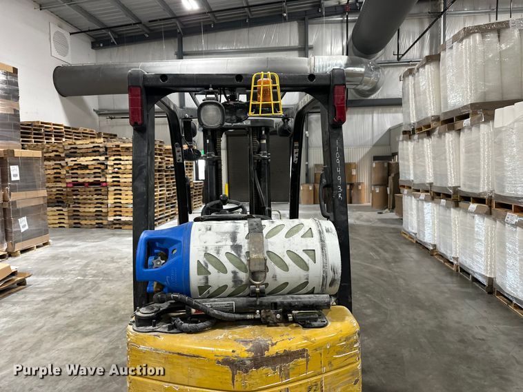 image for item EA4873 Yale GLC040SVXNUSE082 forklift