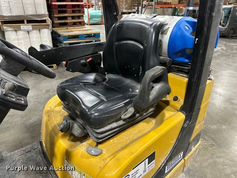 image for item EA4873 Yale GLC040SVXNUSE082 forklift