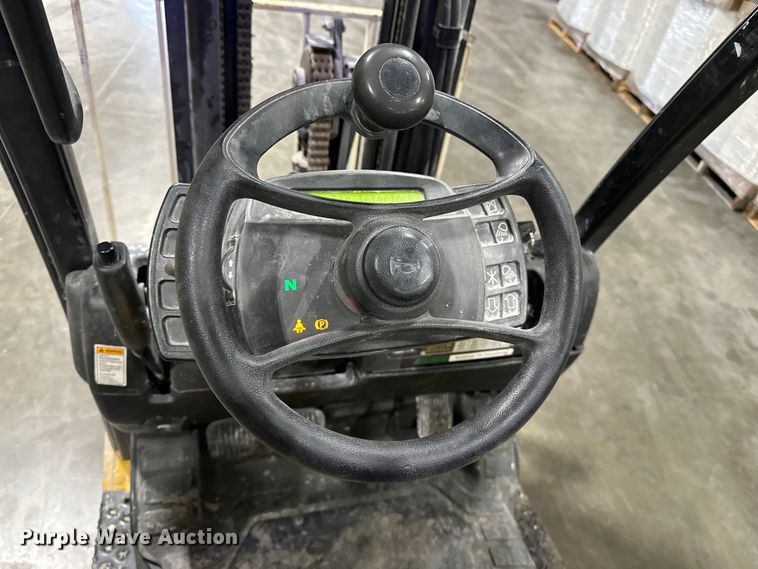 image for item EA4873 Yale GLC040SVXNUSE082 forklift