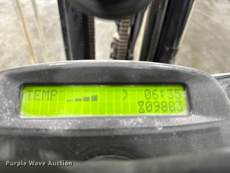 image for item EA4873 Yale GLC040SVXNUSE082 forklift