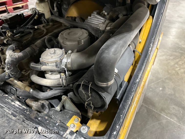 image for item EA4873 Yale GLC040SVXNUSE082 forklift