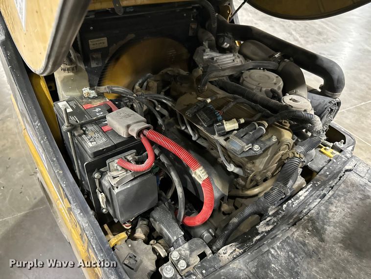 image for item EA4873 Yale GLC040SVXNUSE082 forklift