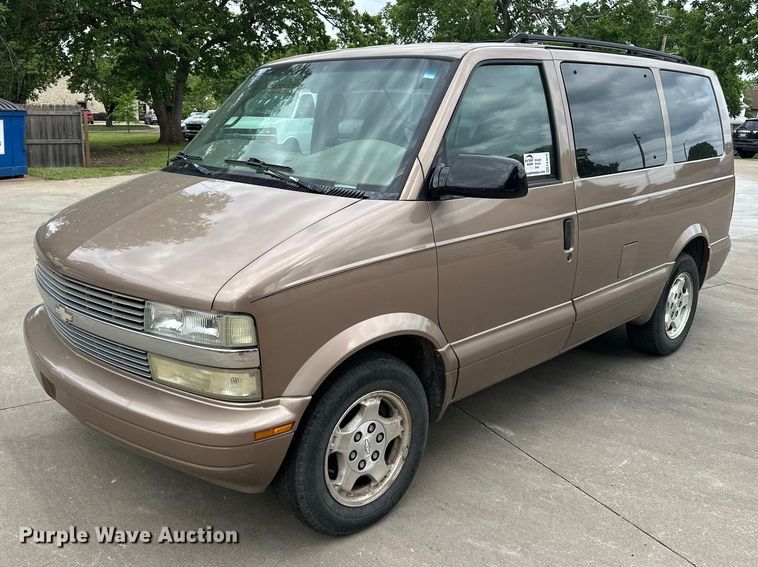 image for item EA4876 2004 Chevrolet Astro Van van