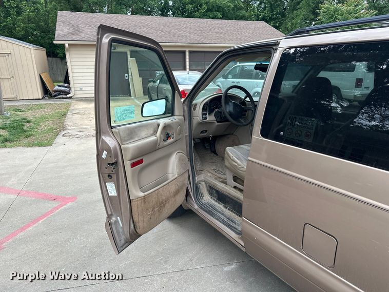 image for item EA4876 2004 Chevrolet Astro Van van