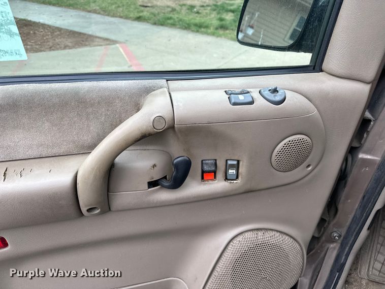 image for item EA4876 2004 Chevrolet Astro Van van