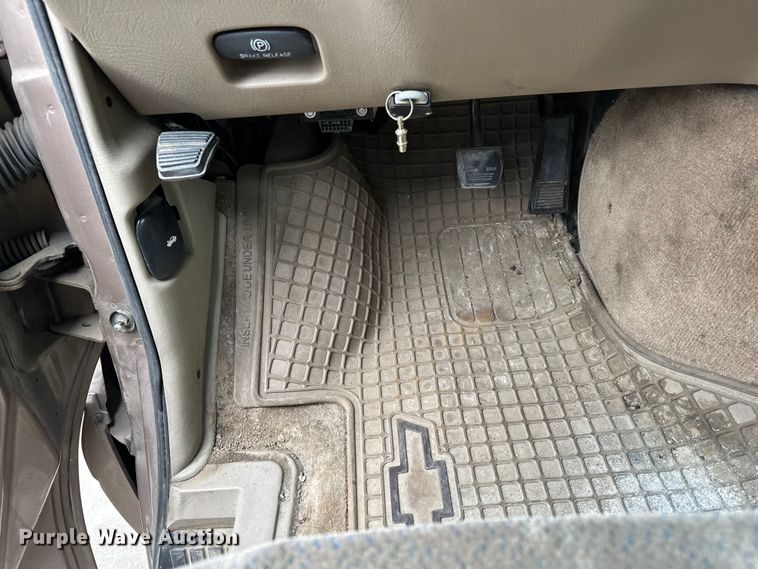 image for item EA4876 2004 Chevrolet Astro Van van
