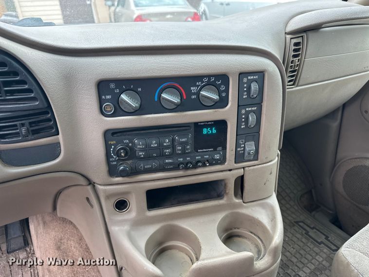 image for item EA4876 2004 Chevrolet Astro Van van