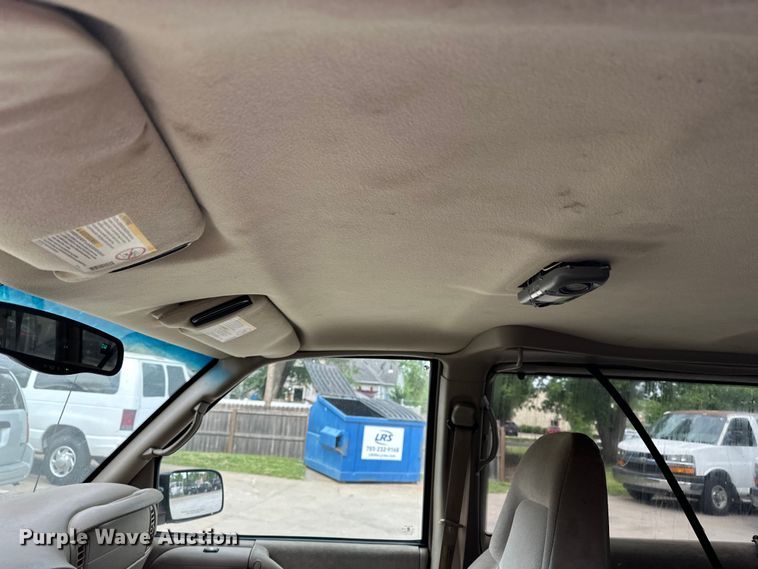 image for item EA4876 2004 Chevrolet Astro Van van